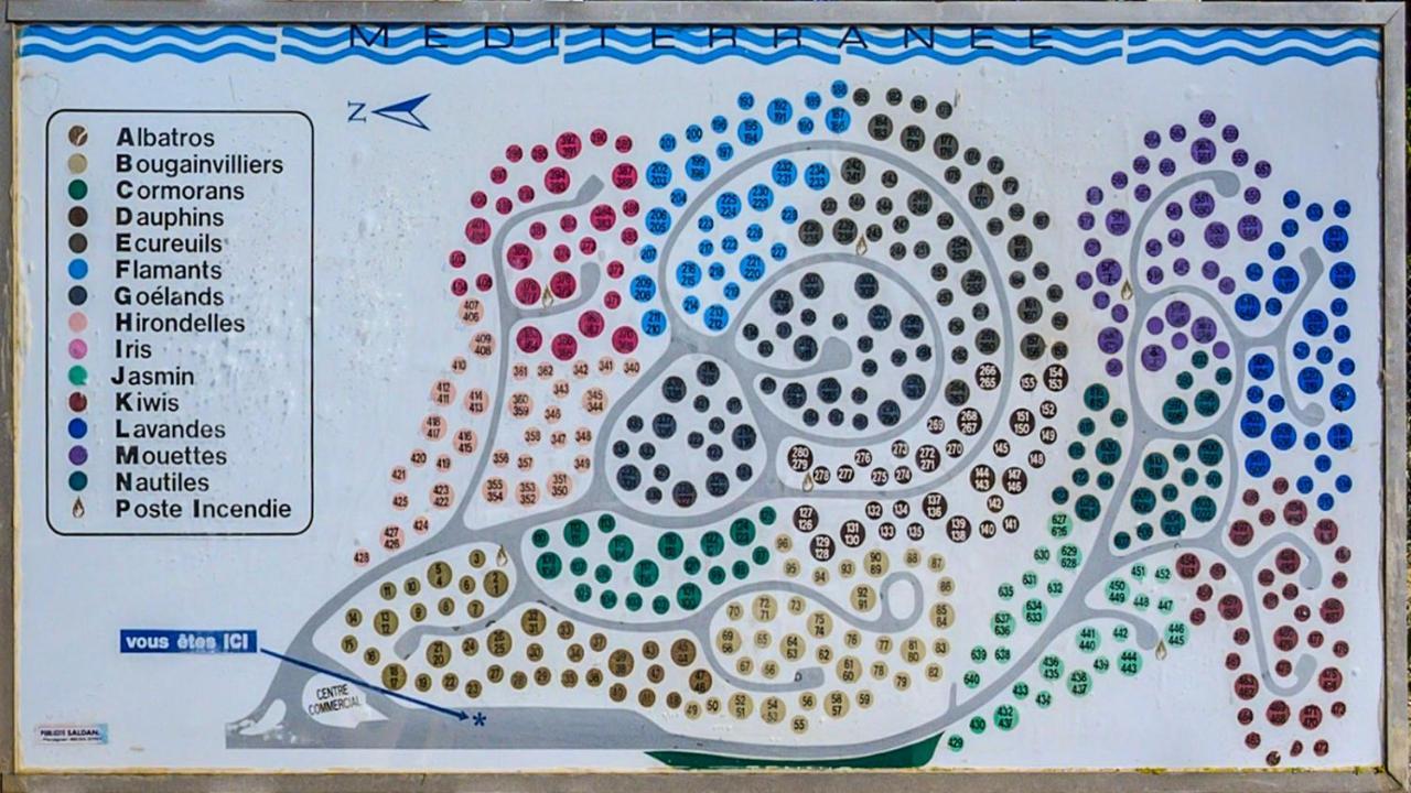 Plage: Atypique Bord De Mediterranee *